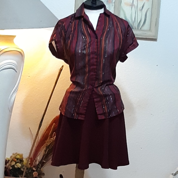 Womens Short sleeve Sheer Blouse b33 Stripes Sz med Dark Colors Button Up - Picture 3 of 7